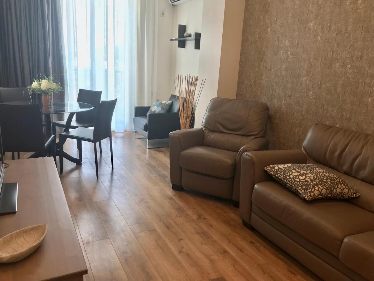 Apartment Next To Rooms Hotel 트빌리시 외부 사진